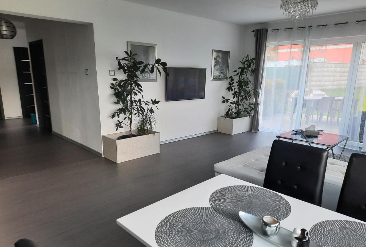 Apartman Ela Skalná Εξωτερικό φωτογραφία
