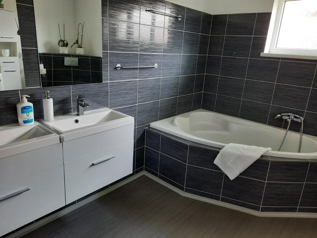 Apartman Ela Skalná Εξωτερικό φωτογραφία